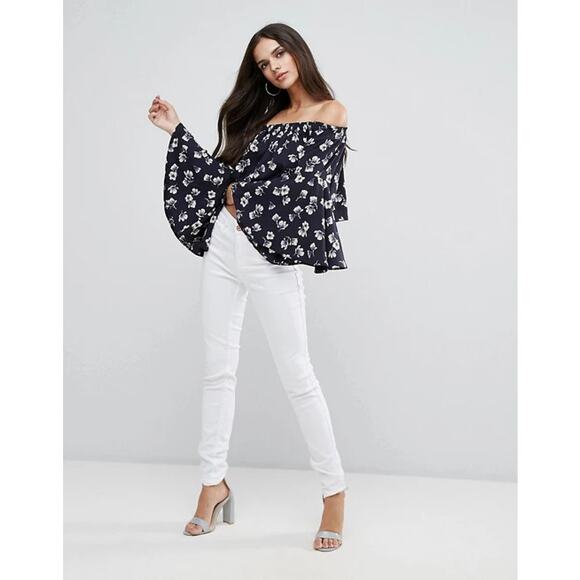 LF Love Floral Bardot Flutter Top Navy Print Size Small New - Picture 1 of 9